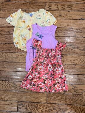 3 for 10!!  Or make an offer Girls 3-Piece top setYellow, Lavender, Coral